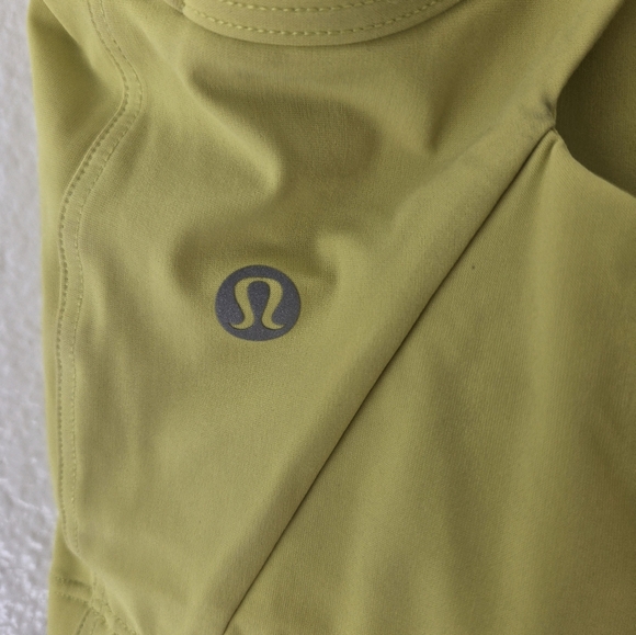 Lululemon Unleash Strength Sport Bra *Medium Support Yellow Serpentine Size 4 - Picture 9 of 16